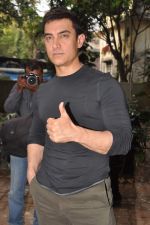 Aamir Khan at Talaash success meet in Bandra, Mumbai on 4th Dec 2012 (50).JPG